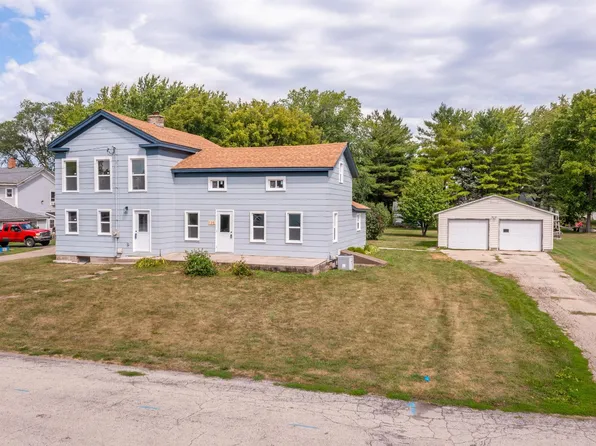 125 Hickory St, Omro, WI 54963