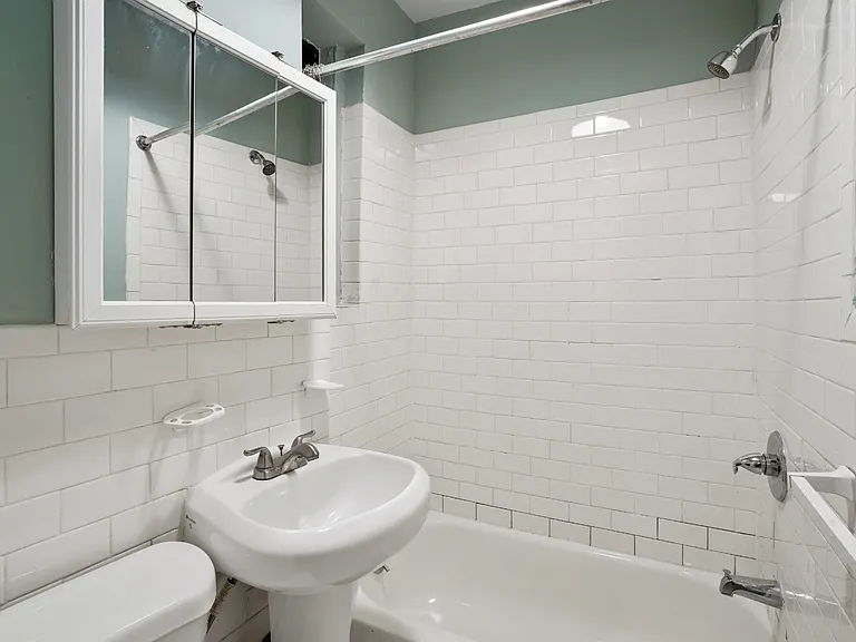 715 E 5th St #3C — Photo 9
