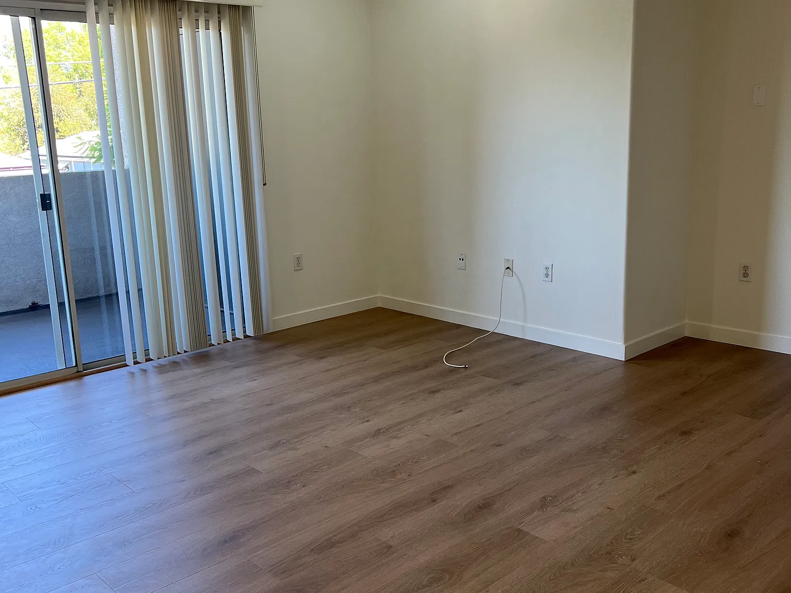 3 bed, 1200 sqft, $3,200 — Photo 2