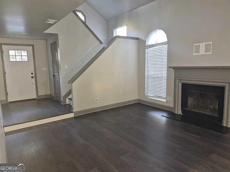 1020 Hampton Hill Ct — Photo 7