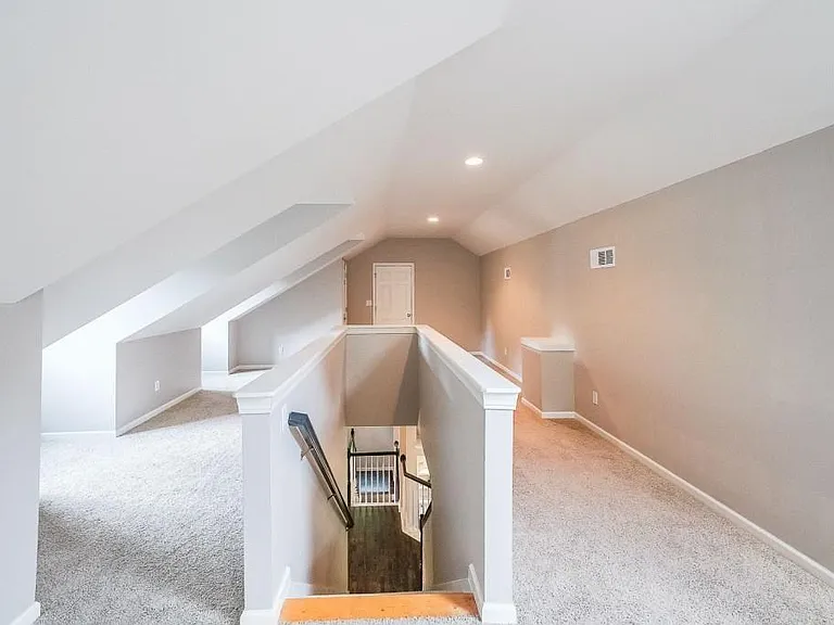 120 Heritage Ct — Photo 26