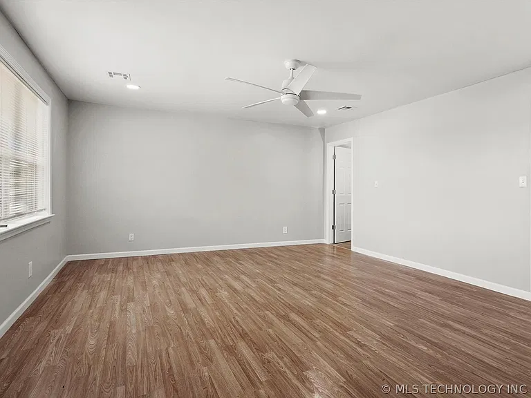524 W Toledo St — Photo 12