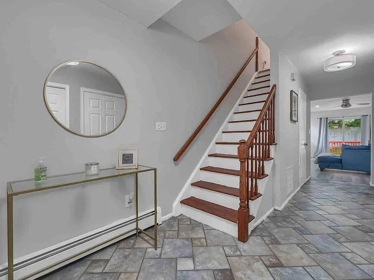 16 Fitzgerald Ct — Photo 5
