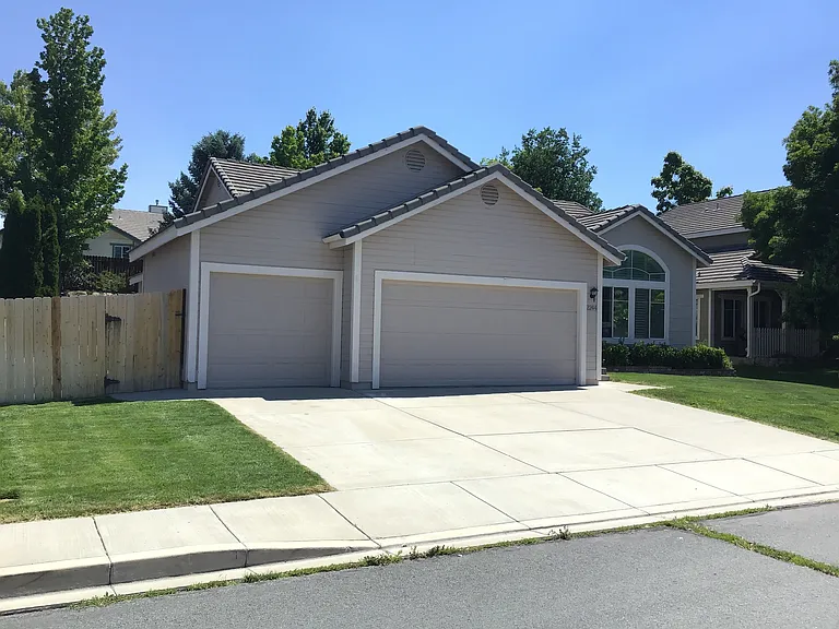 2244 Stone View Dr — Photo 2