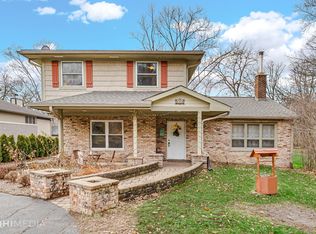 2S254 Madison St, Wheaton, IL 60189