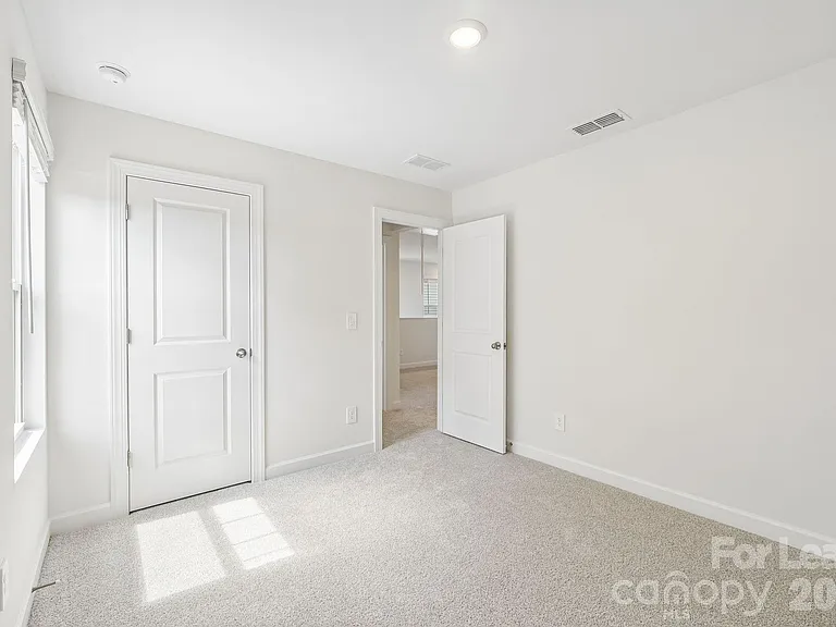 1852 Wrenley Dr — Photo 24