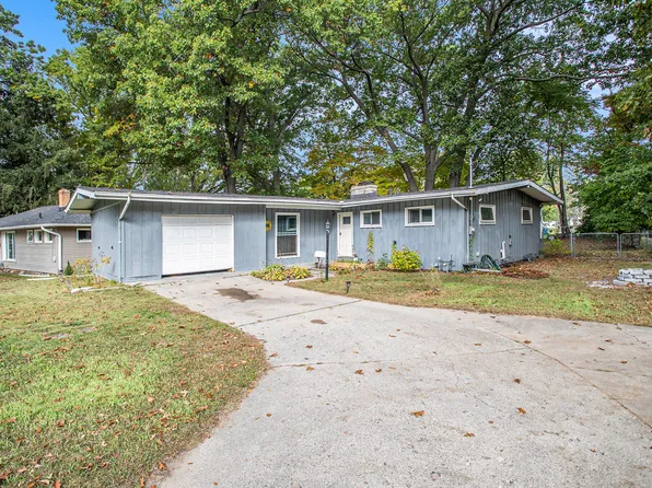 317 Country Club Ter, Battle Creek, MI 49015