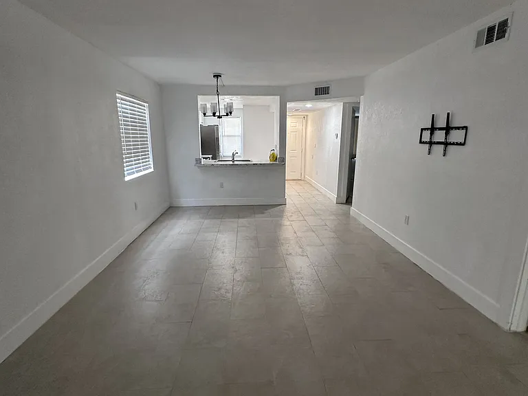 2070 Braman Ave — Photo 3