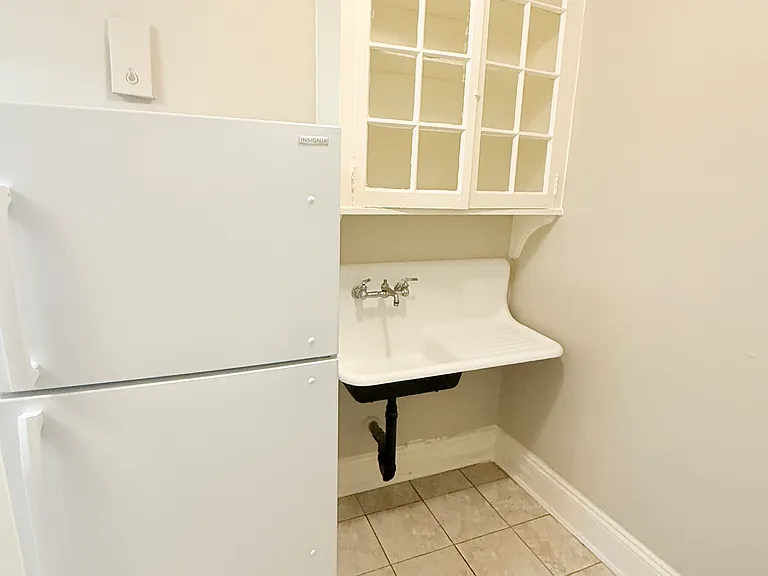 1712 Hampton Blvd #8 — Photo 12