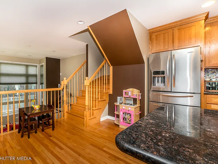 4251 W Montrose Ave #4251 — Photo 8