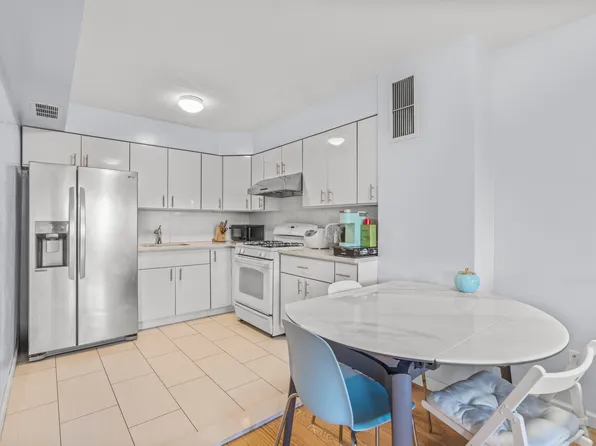 35a Country Drive North image 4 of 13