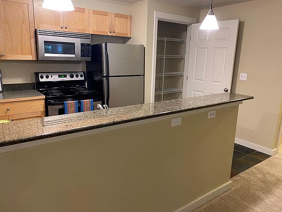 G102 Kitchen (with pantry)
