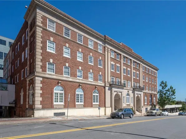315 N Spruce St APT 409, Winston Salem, NC 27101