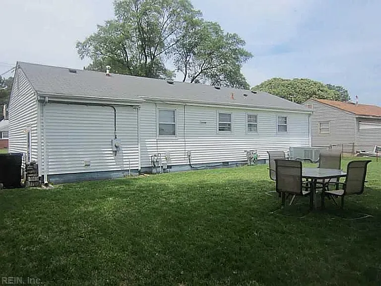 307 Mohican Dr — Photo 3