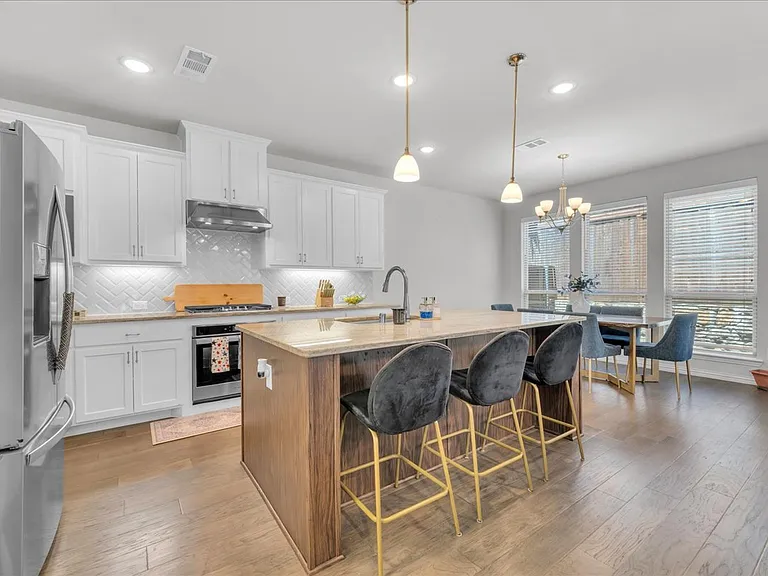 3905 Saint Ives Ln — Photo 5