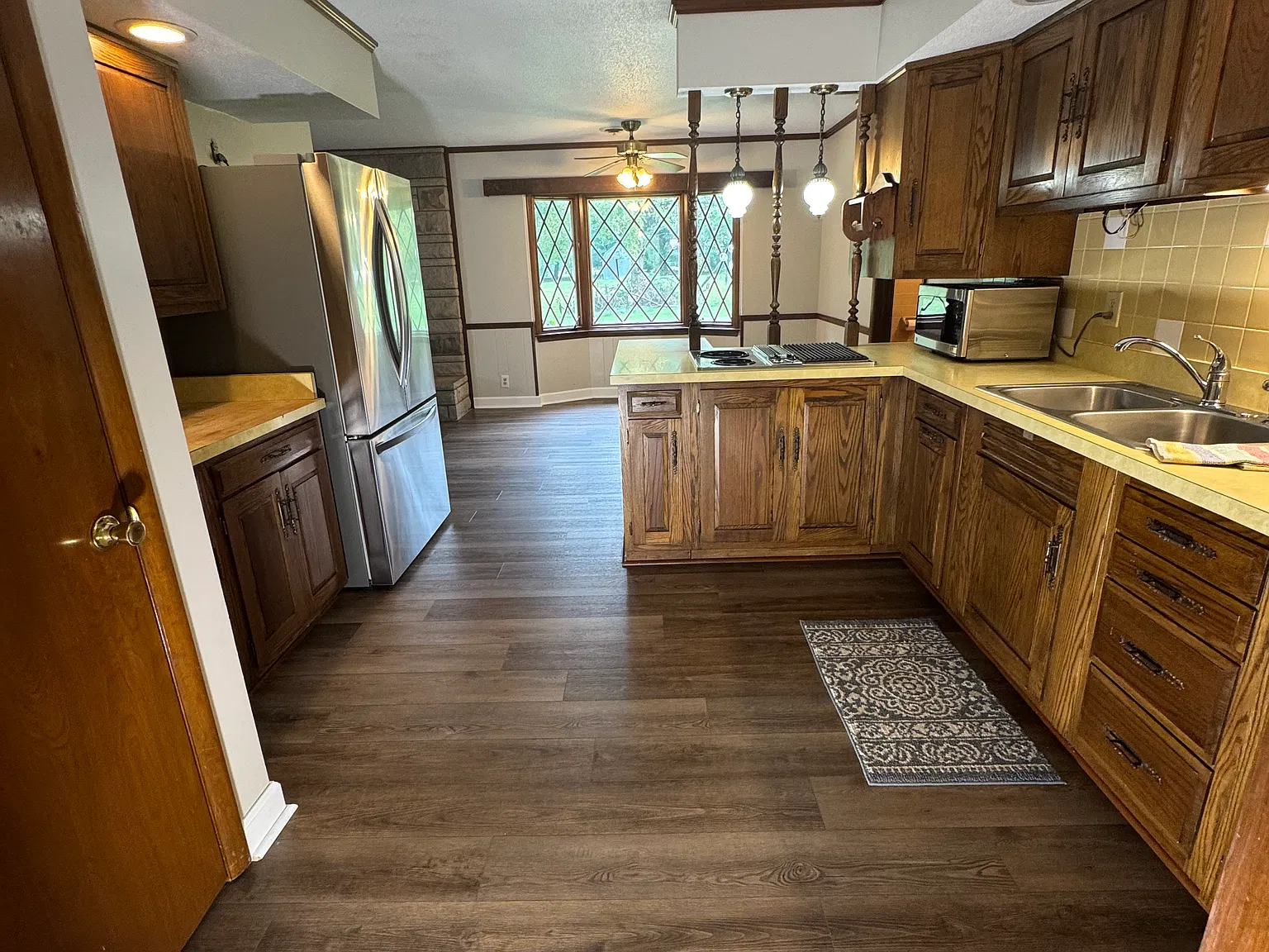 3 bed, 2.5 bath, 2084 sqft, $2,900 — Photo 4