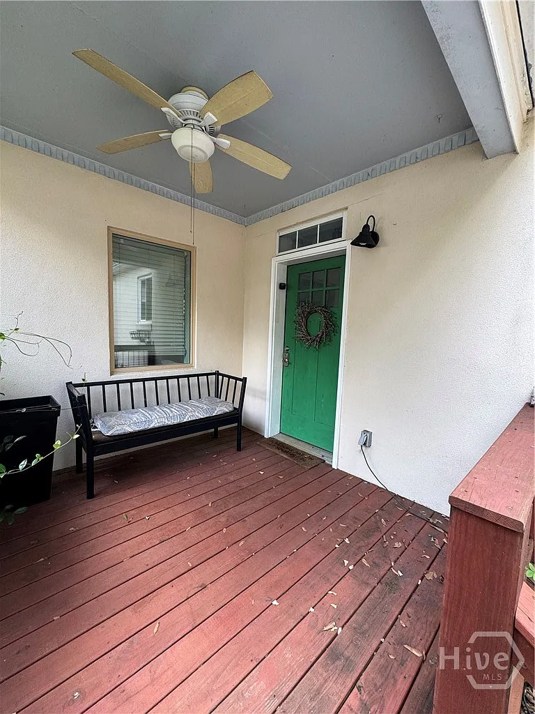 3 bed, 2.0 bath, 1421 sqft, $2,450 — Photo 4