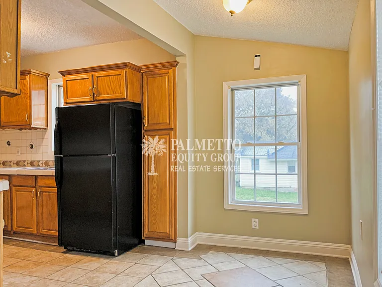829 Dillard St — Photo 4