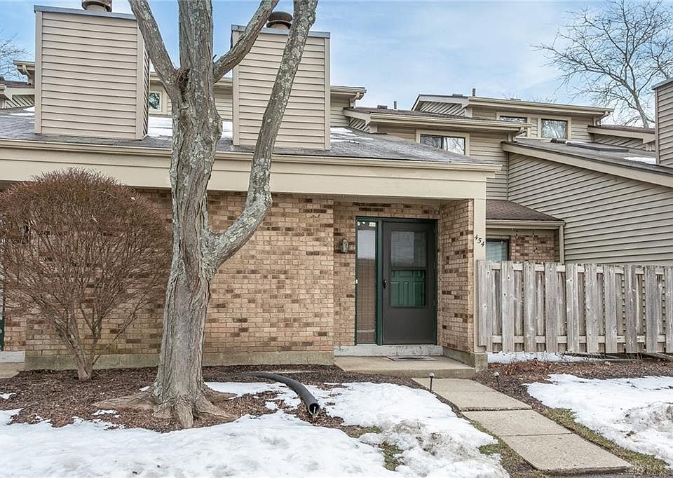 1st image of 454 Jamestown Cir #11