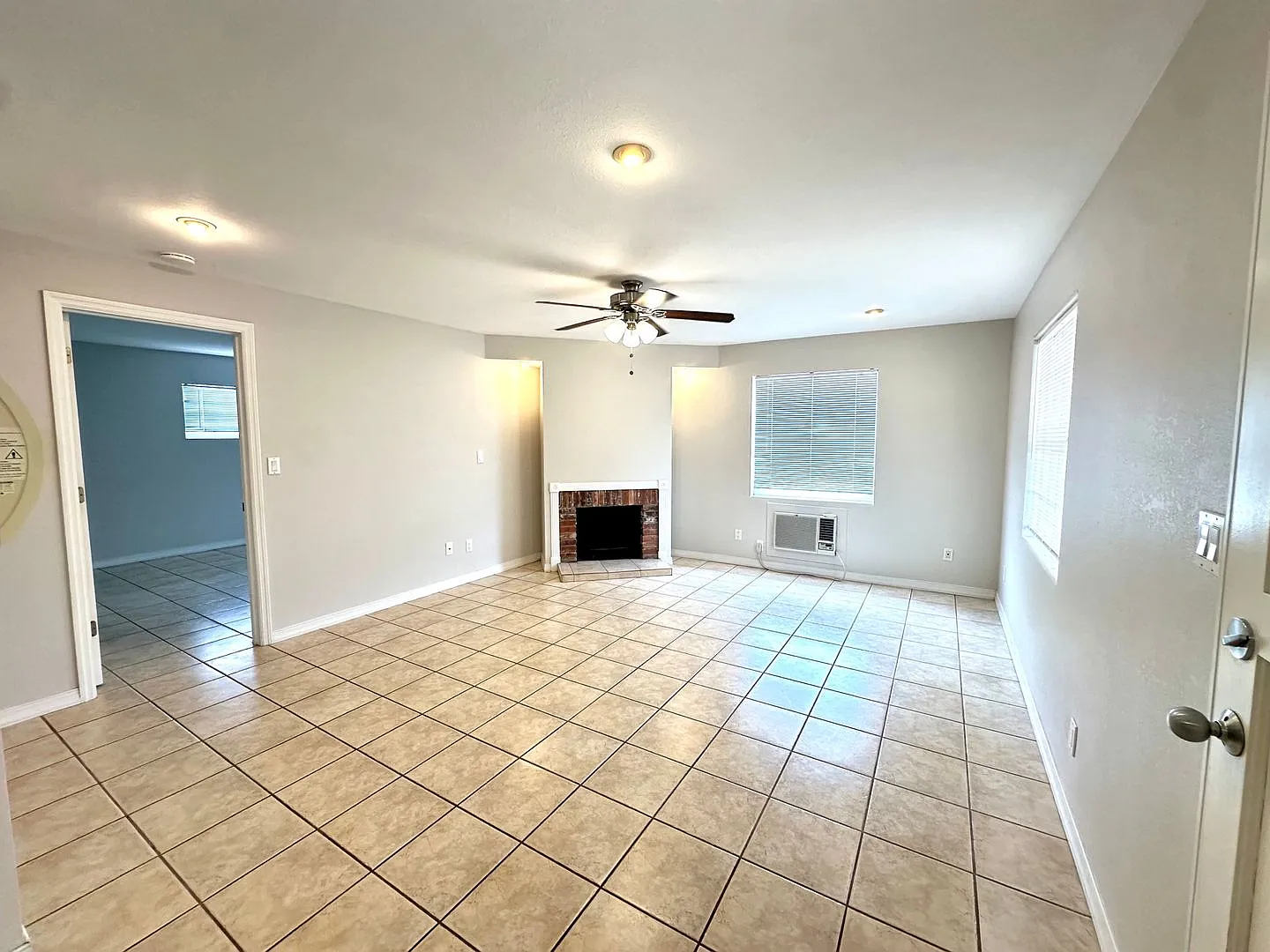 Unfurnished/Annual rental with 1br/1ba 1 carport available now in Clearwater! — Photo 2
