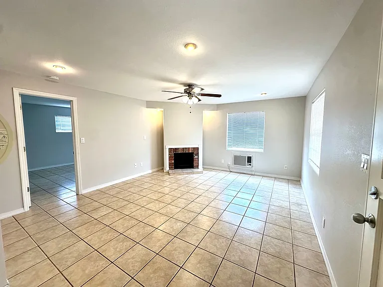 1458 Cleveland St — Photo 2