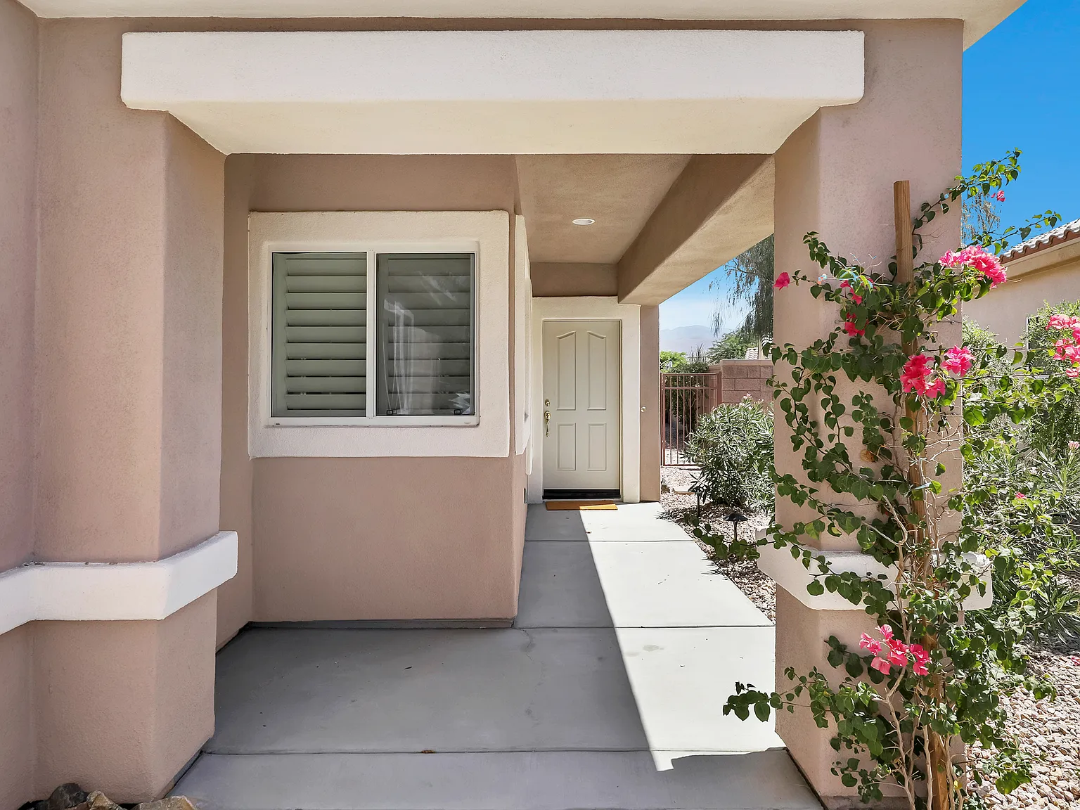 2 bed, 1160 sqft, $3,100 — Photo 2
