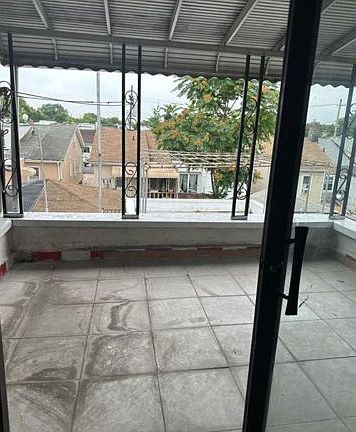 5th image of 930 E 89th St Floor 2