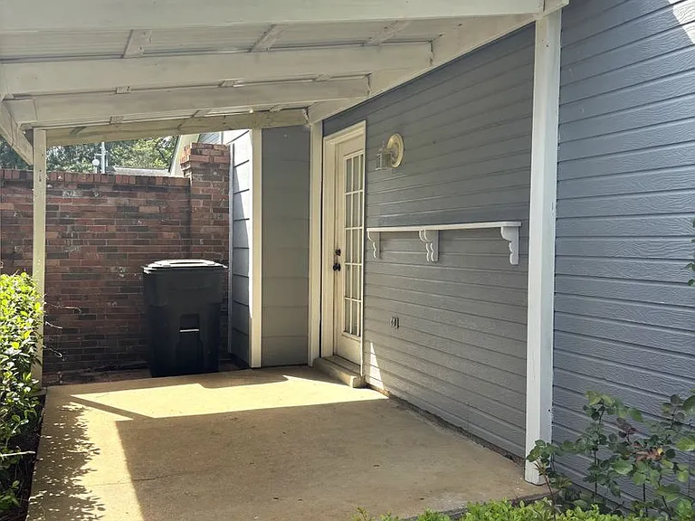 5900 Grelot Rd #101 — Photo 19