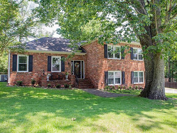 2nd image of 325 Cambo Ln