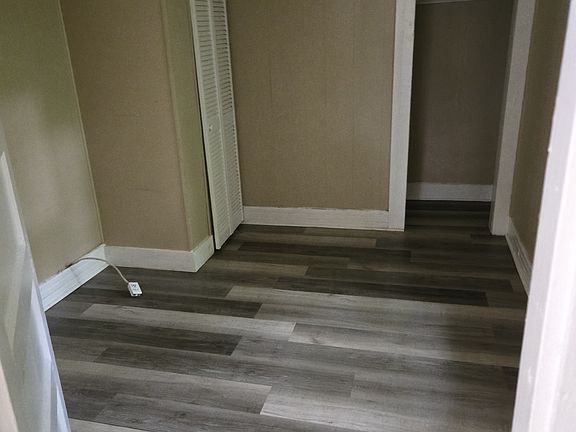 3rd image of 7011 Lillian Hwy