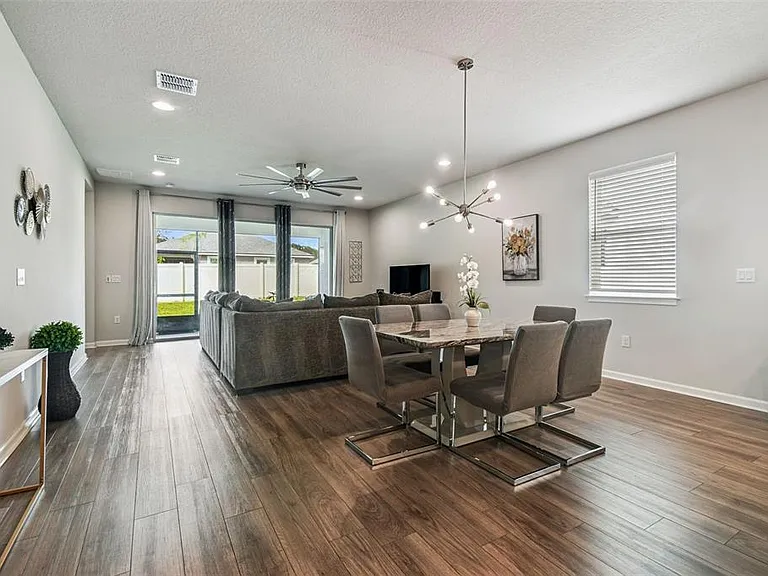 11514 Cedar Valley Dr — Photo 4