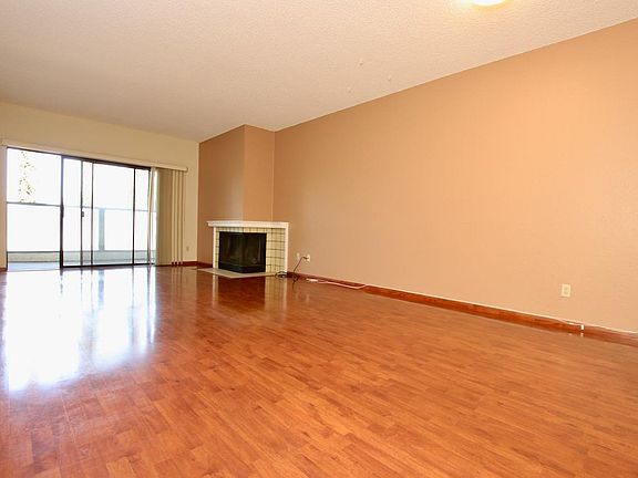 5th image of 4671 Albany Cir APT 101