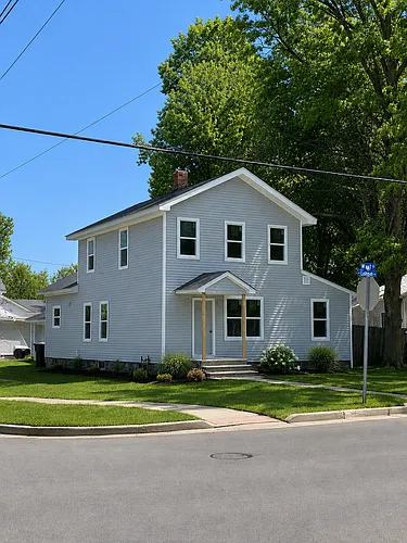 121 W Cushman St Photo 1