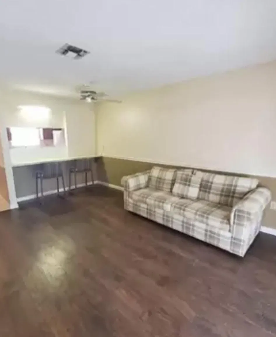 2 bed, 900 sqft, $1,200 — Photo 3