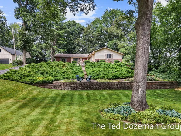4517 Scenic Dr, Hamilton, MI 49419