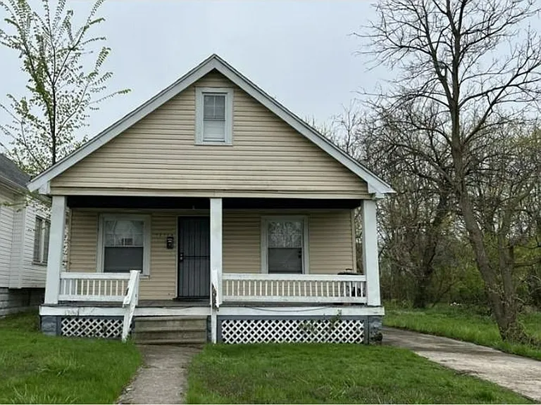12116 Revere Ave — Photo 2