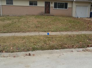 425 Skylark Dr, Florissant, MO 63031