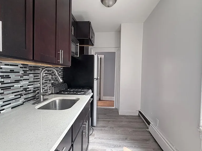149 Zabriskie St #21E — Photo 2