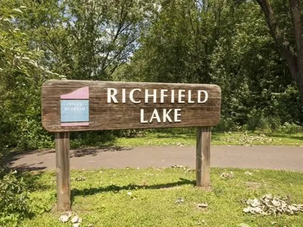 1125 Woodlake Ln Unit 1, Richfield, MN 55423