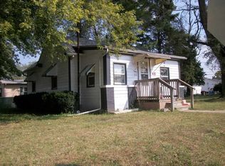 820 15th St, Lincoln, IL 62656