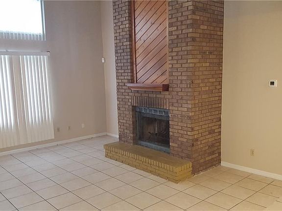 2nd image of 6810 Hyland Oaks Dr