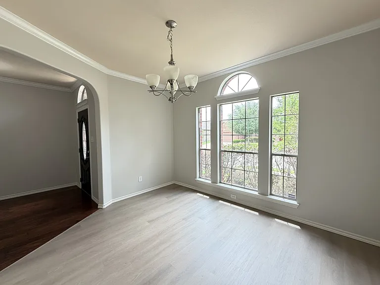 2105 Laurel Forest Dr — Photo 5