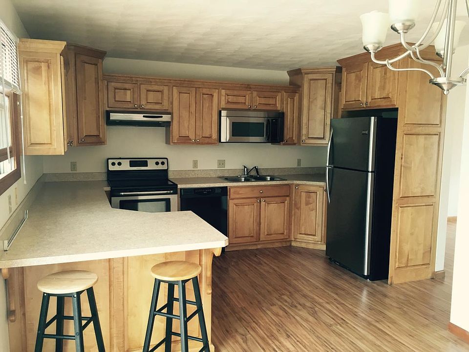 2nd image of 339 Oakwood Ave
