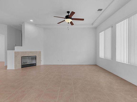 5th image of 79859 Amora Dr