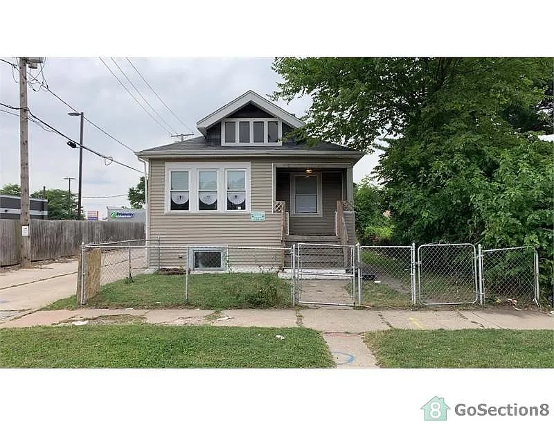 8641 S Marquette Ave photo 1
