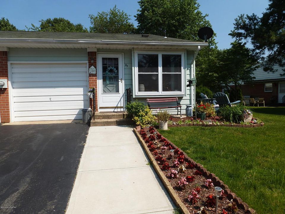 1st image of 9B Valley Forge Dr