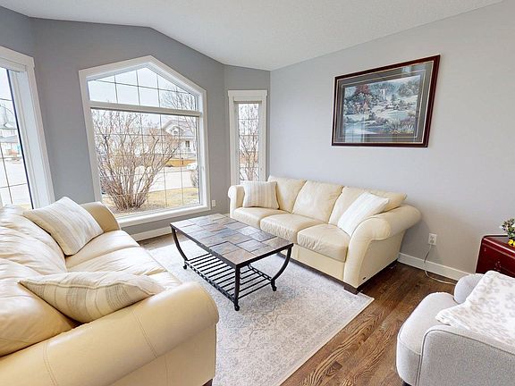 3rd image of 65 Riverpark Rd