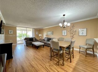 7340 Lake Circle Dr APT 207, Pompano Beach, FL 33063