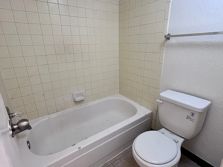 3052 N Alvernon Way #109 — Photo 5