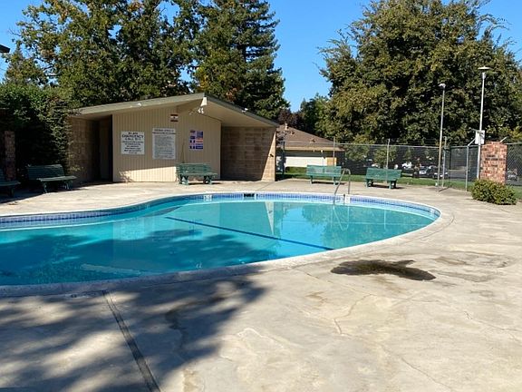 5th image of 6228 Longford Dr APT 2
